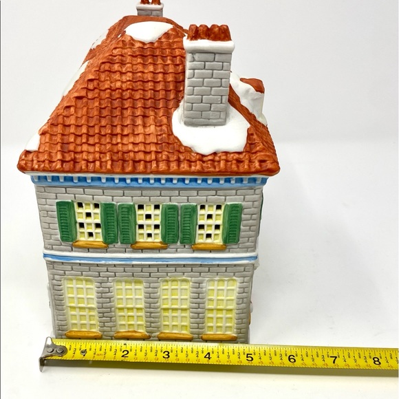 MINT Vintage Dickens of London Santa’s Best “Dickens Inn” Porcelain Collectible - Picture 12 of 15